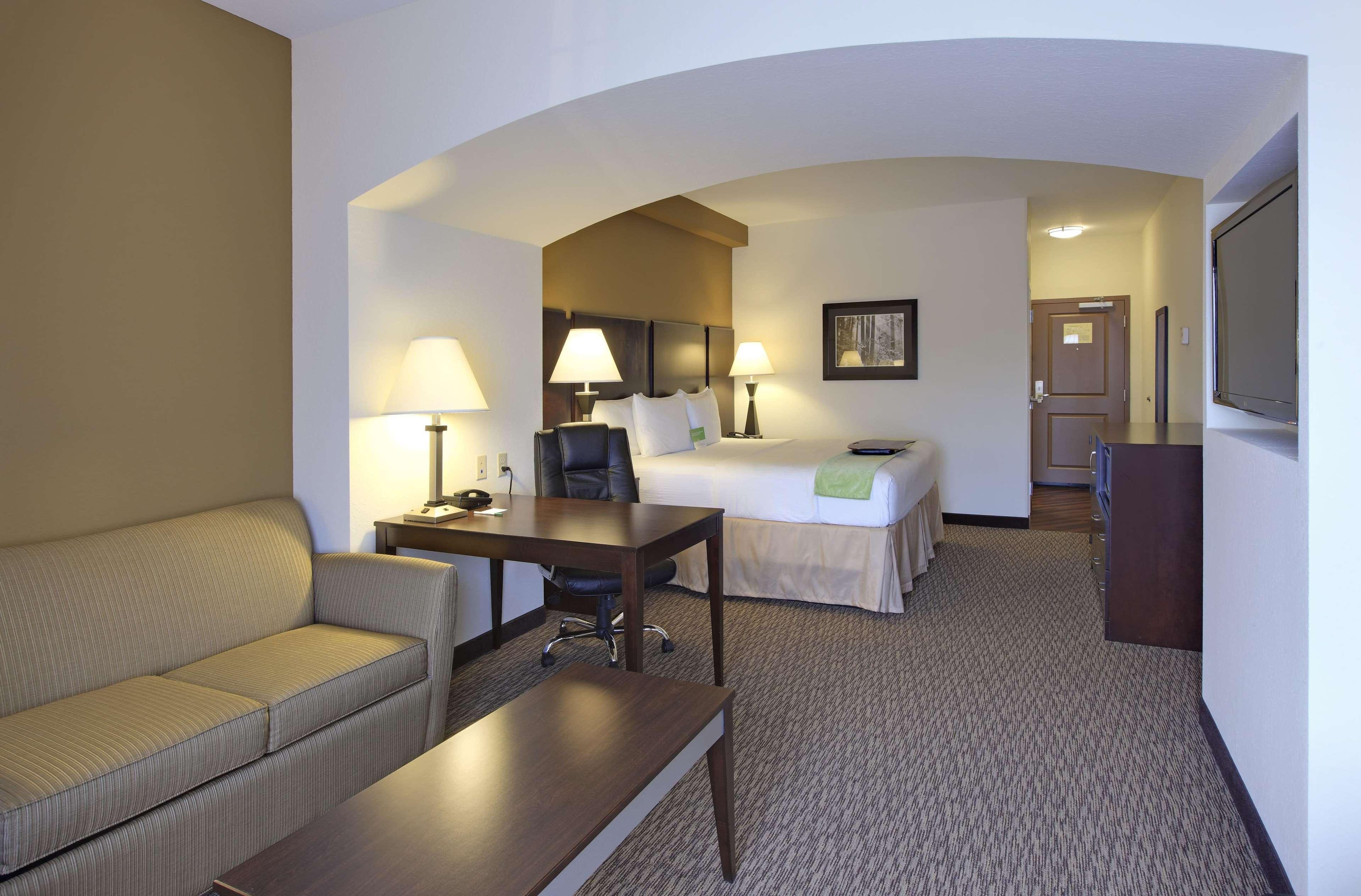 Отель La Quinta By Wyndham Memphis Wolfchase Экстерьер фото
