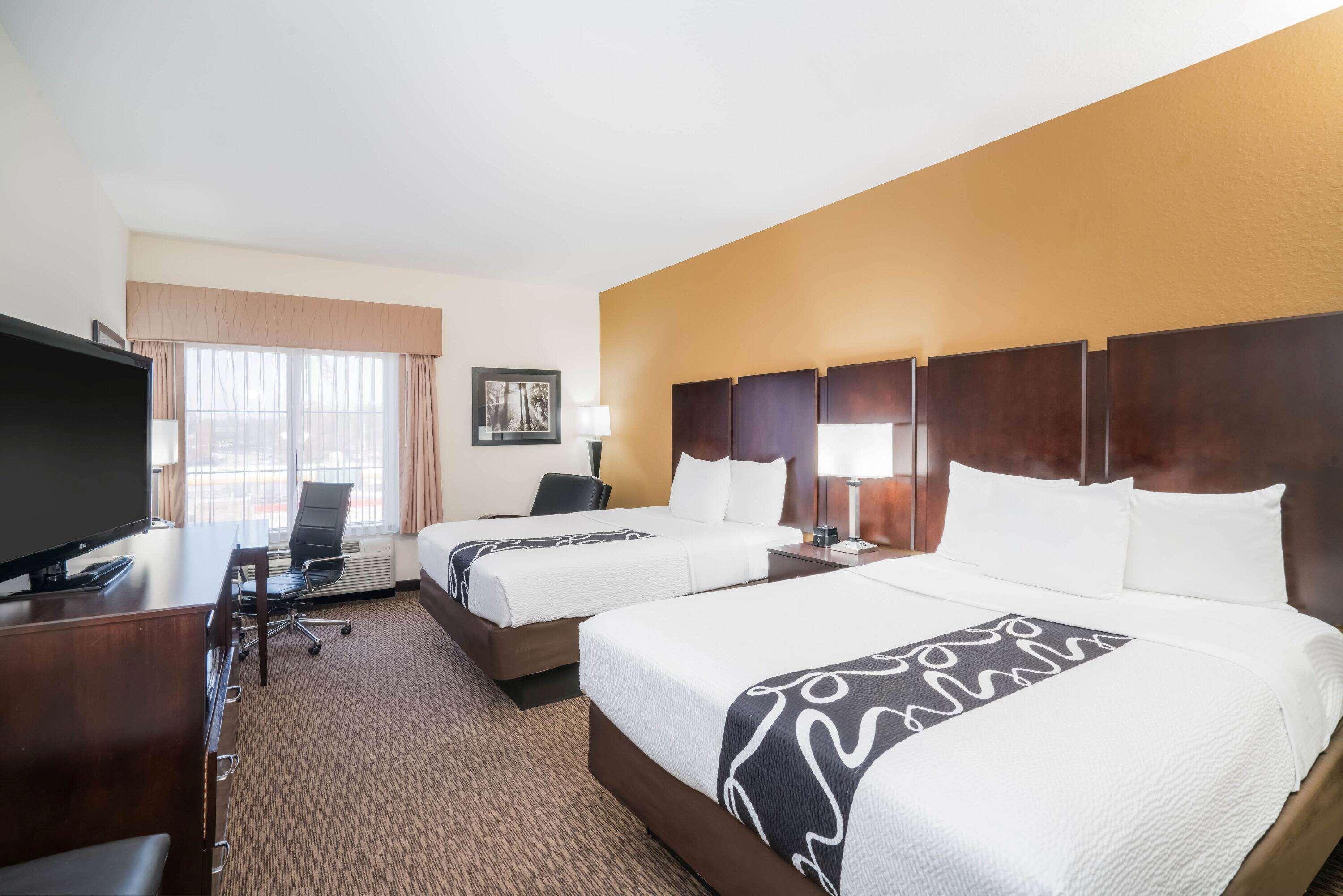 Отель La Quinta By Wyndham Memphis Wolfchase Экстерьер фото